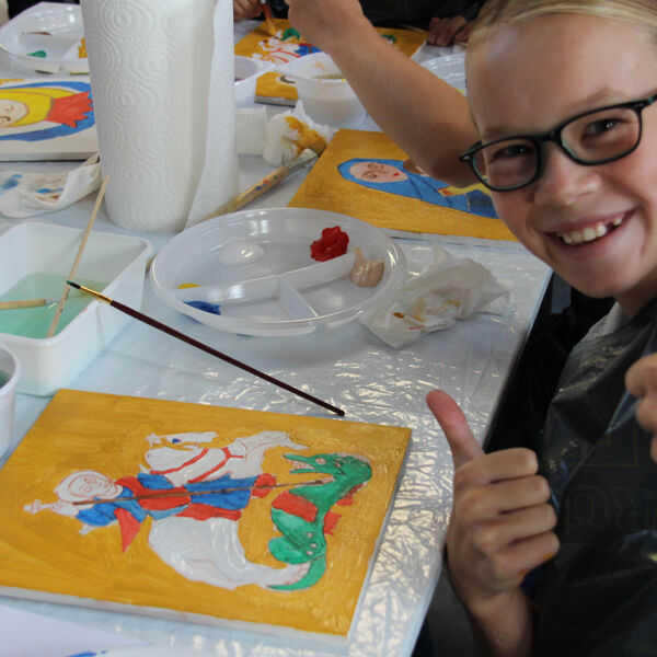 kinderen die een schilderworkhop doen tijdens Open Monumentendag in het Westland
